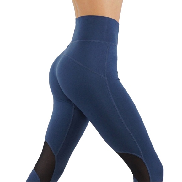 Workout Leggings With Mesh cutouts mid waist - Picture 2 of 3